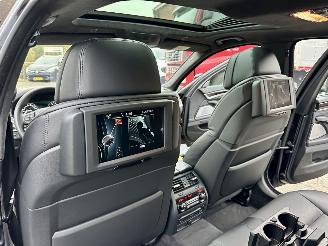 BMW 5-serie 550i 4.4 V8 TwinTurbo 408pk 8-traps aut M-Sport - nap - b&o - schuifdak - massage - softclose - tv schermen - 360cam picture 66