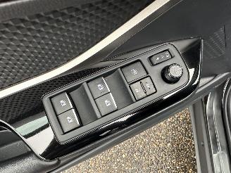 Toyota C-HR 1.8 Full Hybrid 148pk aut Energy - 42dkm nap - navi - camera - keyless entry + start - front + line assist picture 21