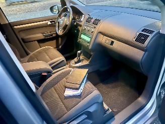 Volkswagen Touran VAN 1.6 TDI 105pk 7-Traps dsg aut Comf - nap - clima - cruise - trekh - lmv - privacy glass - luxe uitvoering picture 14