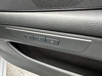 BMW 5-serie Touring 520i 184pk 8-traps aut Luxury Ed - nap - leer - stoelverw - elektr trekh + stuur - memory l+r picture 21