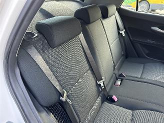 Toyota Auris 1.8 Full Hybrid 123pk aut Executive - nap - navi - camera - keyless entry + start - lmv + 4x goede banden picture 63