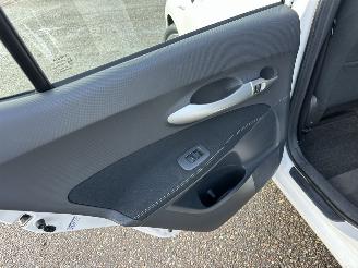 Toyota Auris 1.8 Full Hybrid 123pk aut Executive - nap - navi - camera - keyless entry + start - lmv + 4x goede banden picture 64