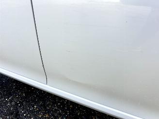 Toyota Auris 1.8 Full Hybrid 123pk aut Executive - nap - navi - camera - keyless entry + start - lmv + 4x goede banden picture 78