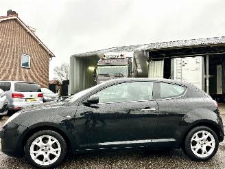 Damaged car Alfa Romeo MiTo 1.4i 79pk 6-bak Distinctive - airco - elektr ramen + spiegels - lmv - radio - boekjes + sleutels compl 2009/11