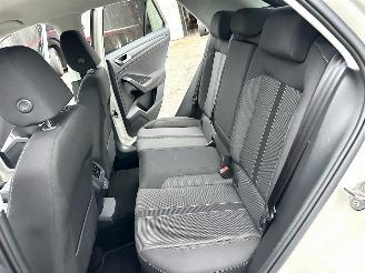 Volkswagen T-Roc 1.5 TSI 150pk 7-Traps aut Life - 7dkm nap - navi - cam - virtual - front + line + park assist - keyless picture 49