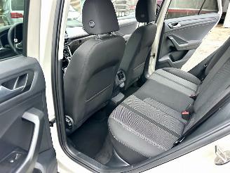 Volkswagen T-Roc 1.5 TSI 150pk 7-Traps aut Life - 7dkm nap - navi - cam - virtual - front + line + park assist - keyless picture 48