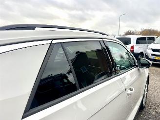 Volkswagen T-Roc 1.5 TSI 150pk 7-Traps aut Life - 7dkm nap - navi - cam - virtual - front + line + park assist - keyless picture 84