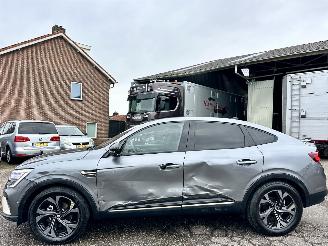 Vaurioauto  passenger cars Renault Arkana 1.6 hybrid 145pk aut ET Engineered 2023/7