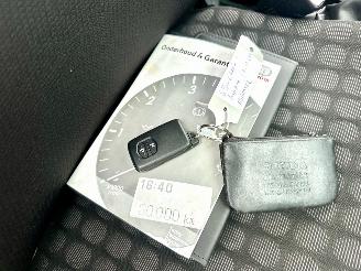 Toyota iQ 1.0 VVTi 68pk automaat Aspiration - 44dkm nap - navi - clima - keyless entry + start - lmv - pdc picture 51