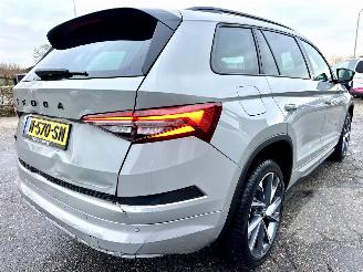 Skoda Kodiaq 1.5 TSI 150pk 7-traps aut Sportline Bus - nap - nardo grey - keyless - virtual - sfeerverl - nav - cam - memory picture 5