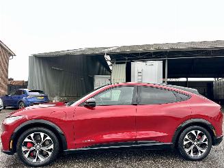 Unfallwagen Ford Mustang Mach-e 75 kWh AWD 371pk aut Premium - pano - 360cam - leer - stoel + stuurverw - b&o - front + line + side assist 2023/5