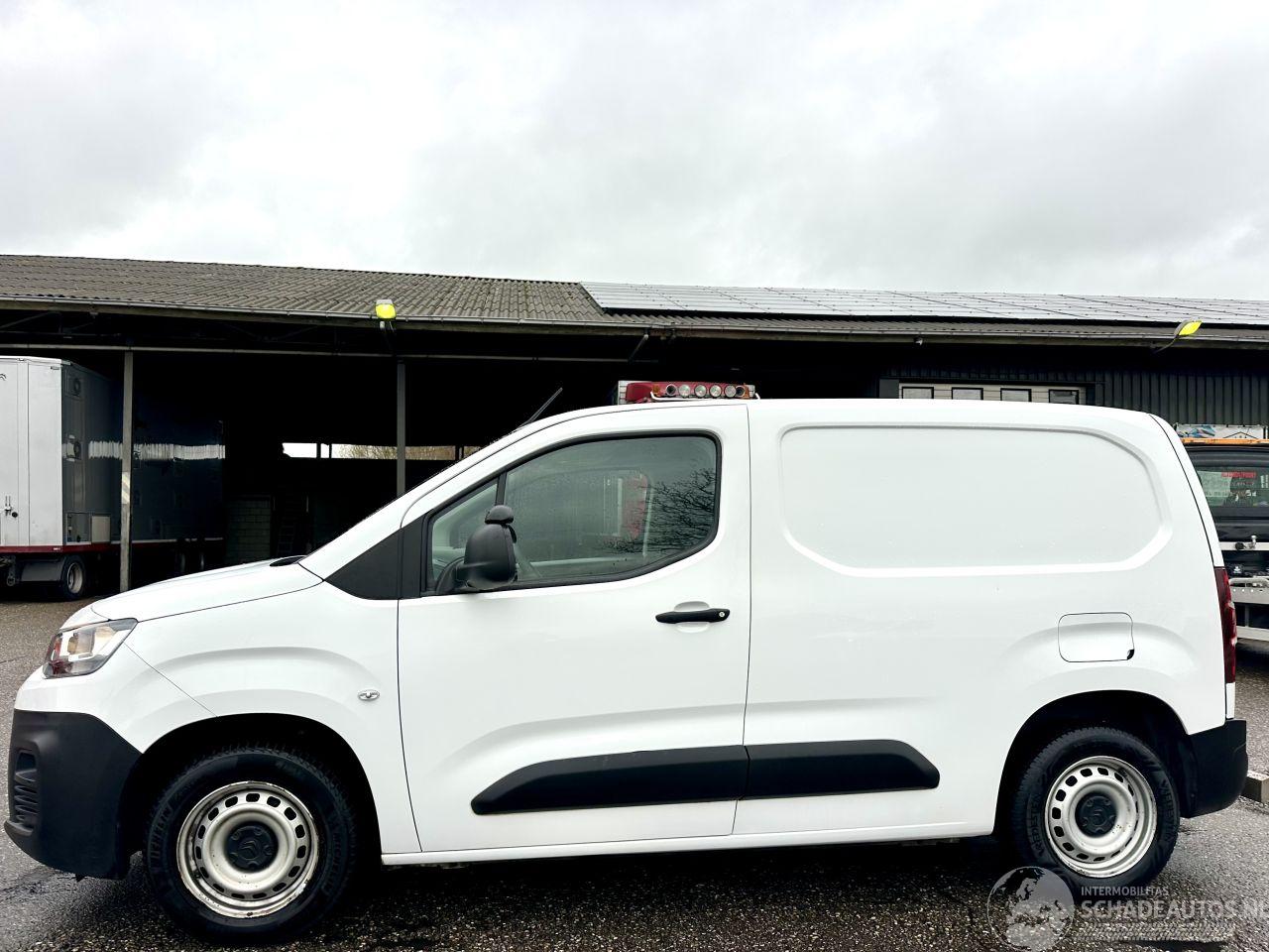 Citroën Berlingo 1.5 BlueHDI 99pk 6-bak euro6 Club - nap - airco - cruise - pdc - carplay - schuif + klapdeuren