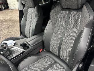 Peugeot 3008 1.2 Turbo 131pk 6-bak Premium - nap - navi - cam - virtual - elektr klep - 19 inch - line assist - keyless - pdc v+a picture 16