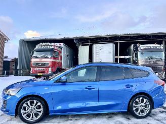 Schadeauto Ford Focus 1.5D 120pk 8-traps aut + F1 ST-Line x - nap - 2022/12