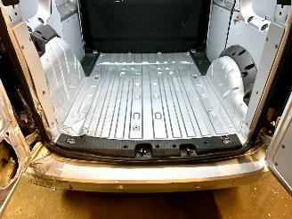 Volkswagen Caddy 1.5 TSI 116pk 7-traps aut Highl - nap - virtual - standkachel - nav - cam - front + line + side + park assist picture 11