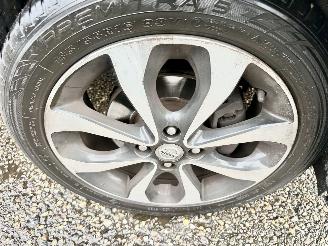 Nissan Micra gereserveerd 1.2i 80pk Connect Edition 5drs - navi - clima - cruise - pdc v+a - licht + regensensor - gebruikerssporen picture 60