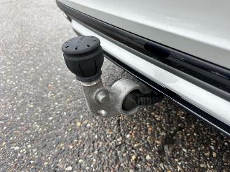 Volvo V-60 2.0 B4 Hybrid 8-traps aut R-Design - nap - virtual - leer - stuur + stoelverw - trekh - front + line + side assist picture 90