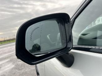 Volvo V-60 2.0 B4 R-Design picture 10