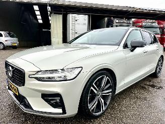 Volvo V-60 2.0 B4 R-Design picture 2