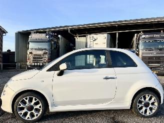 Unfallwagen Fiat 500S 0.9 TwinAir Turbo 80pk Sport - airco - pdc - zwarte hemel - 16 inch lmv - asr - btw - zwart dak 2014/11
