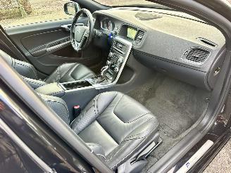Volvo V-60 2.4 D5 Hybrid aut AWD R-Design - schuifdak - leer - nav - cam - front + line + side assist - harman/kardon picture 22