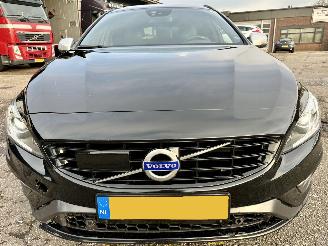 Volvo V-60 2.4 D5 Hybrid aut AWD R-Design - schuifdak - leer - nav - cam - front + line + side assist - harman/kardon picture 3