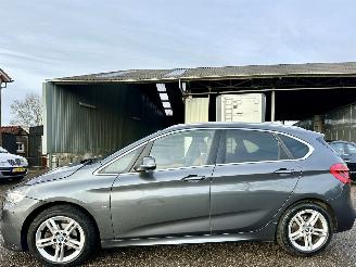 Schadeauto BMW 2-serie 218i 136pk 6-traps aut High Exe M-Sport - 55dkm nap - 2018/1