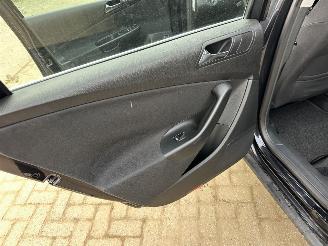 Volkswagen Passat 2.0 FSI 150pk 6-Traps automaat Comf Bus - nap - clima - cruise - navi - pdc v+a - licht + regensensor picture 45