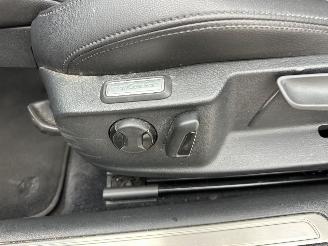 Volkswagen Passat 1.4 TSI 150pk 7-traps aut + f1 Highline sedan - navi - camera - front + line assist - stuurverw - stoelverw picture 32