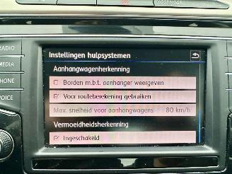 Volkswagen Passat 1.4 TSI 150pk 7-traps aut + f1 Highline sedan - navi - camera - front + line assist - stuurverw - stoelverw picture 27