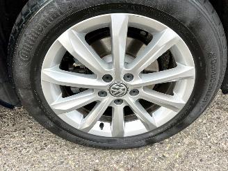 Volkswagen Passat 1.4 TSI 150pk 7-traps aut + f1 Highline sedan - navi - camera - front + line assist - stuurverw - stoelverw picture 72