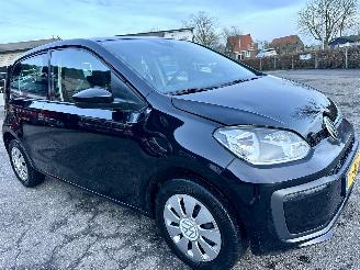 Volkswagen Up! 1.0i 65pk BMT 5drs - nap - clima - camera - cruise - pdc - licht + regensensor - line assist picture 4
