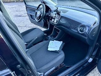 Volkswagen Up! 1.0i 65pk BMT 5drs - nap - clima - camera - cruise - pdc - licht + regensensor - line assist picture 21