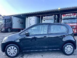 damaged passenger cars Volkswagen Up! 1.0i 65pk BMT 5drs - nap - clima - camera - cruise - 2022/6