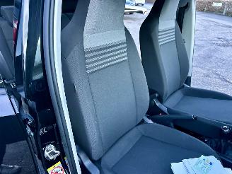 Volkswagen Up! 1.0i 65pk BMT 5drs - nap - clima - camera - cruise - pdc - licht + regensensor - line assist picture 49