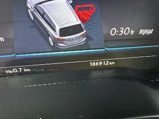 Volkswagen Passat gereserveerd 2.0 Bi-TDI 4Motion 239pk aut R-Line - pano - 360cam - massage - leer - virtual - keyless - front + line + side assist picture 36