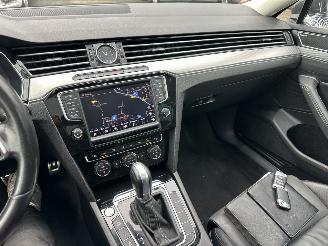 Volkswagen Passat gereserveerd 2.0 Bi-TDI 4Motion 239pk aut R-Line - pano - 360cam - massage - leer - virtual - keyless - front + line + side assist picture 17