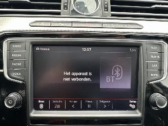 Volkswagen Passat gereserveerd 2.0 Bi-TDI 4Motion 239pk aut R-Line - pano - 360cam - massage - leer - virtual - keyless - front + line + side assist picture 30