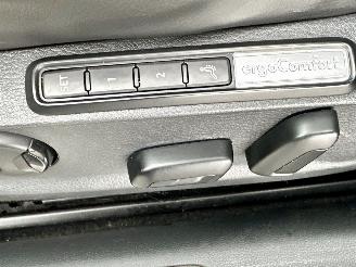Volkswagen Passat gereserveerd 2.0 Bi-TDI 4Motion 239pk aut R-Line - pano - 360cam - massage - leer - virtual - keyless - front + line + side assist picture 44