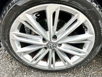 Volkswagen Passat gereserveerd 2.0 Bi-TDI 4Motion 239pk aut R-Line - pano - 360cam - massage - leer - virtual - keyless - front + line + side assist picture 106