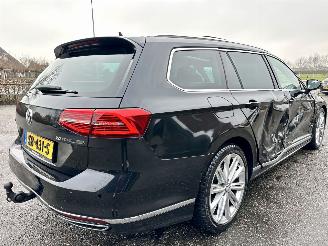 Volkswagen Passat gereserveerd 2.0 Bi-TDI 4Motion 239pk aut R-Line - pano - 360cam - massage - leer - virtual - keyless - front + line + side assist picture 5