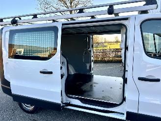 Renault Trafic 2.0 dCi 120pk 6-bak L2/H1 Comf euro.6 - 1e eig - nap - 2x schuifdeur - navi - airco - cruise - pdc - trekh picture 12