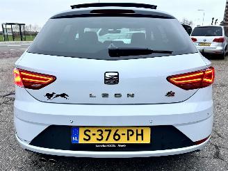 Seat Leon 1.5 TSI 131pk FR Ult Ed - pano - 78dkm - facelift - virtual - front assist - sfeerverl - pdc v+a - alarm - nardo grey picture 6