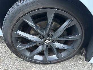 Seat Leon 1.5 TSI 131pk FR Ult Ed - pano - 78dkm - facelift - virtual - front assist - sfeerverl - pdc v+a - alarm - nardo grey picture 100