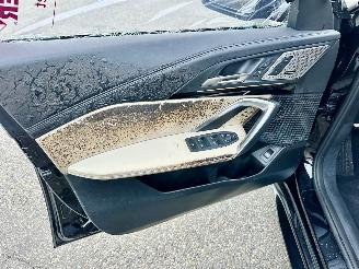 BMW iX2 eDrive20 67kWh 204pk aut M-Sport - nap - pano - 1e eig - 20 inch - harman/kardon - widescreen picture 70