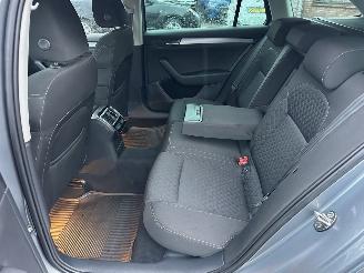 Skoda Superb 2.0 TDI 150pk 6-bak euro.6 Style Bus - nap - navi - camera - front + side + park assist - keyless entry + start picture 57