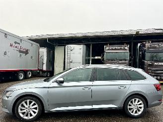 Voiture accidenté Skoda Superb 2.0 TDI Style Business 2015/11