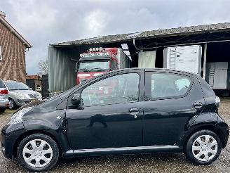 damaged passenger cars Toyota Aygo 1.0 VVT-i 68pk aut + f1 Aspiration - nap - airco - facelift - led - bleutooth - elektr ramen - slechts 75dkm 2014/2