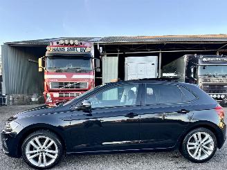 Vaurioauto  passenger cars Volkswagen Polo 1.0 TSI 95pk Highline 5drs - 2021/4