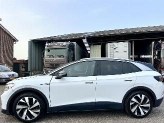 Avarii autoturisme Volkswagen ID.4 77kWh 204pk aut First Edition - nap - 20 inch - navi - keyless - sfeerverl - cam - front + line assist - trekh 2020/12